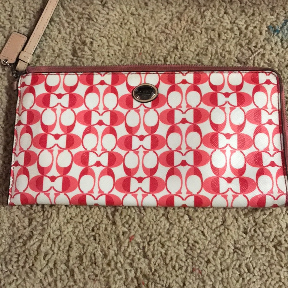 Coach - Picture 2 of 4